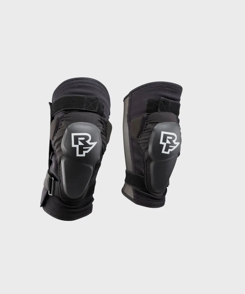 Race Face Roam Knee Guard in Black
