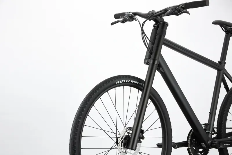 Cannondale Bad Boy 3 Hybrid City Bike in Black-3
