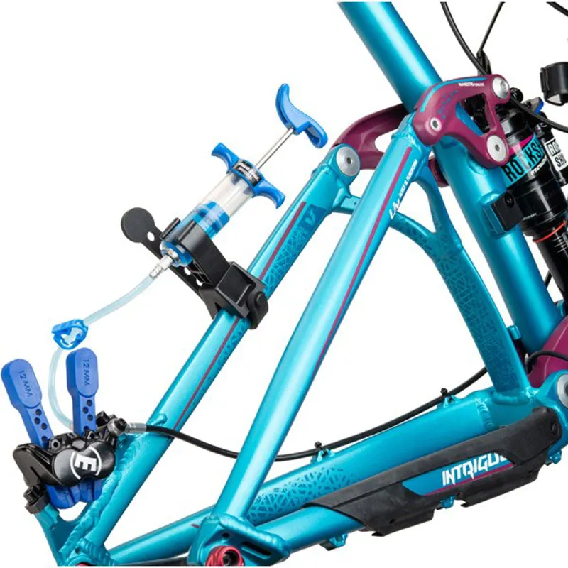 Park Tool Hydraulic Mineral Brake Bleed Kit in Black-1