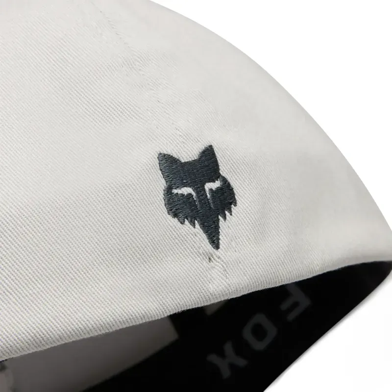 Fox Badge Flexfit Hat in Light Grey-4