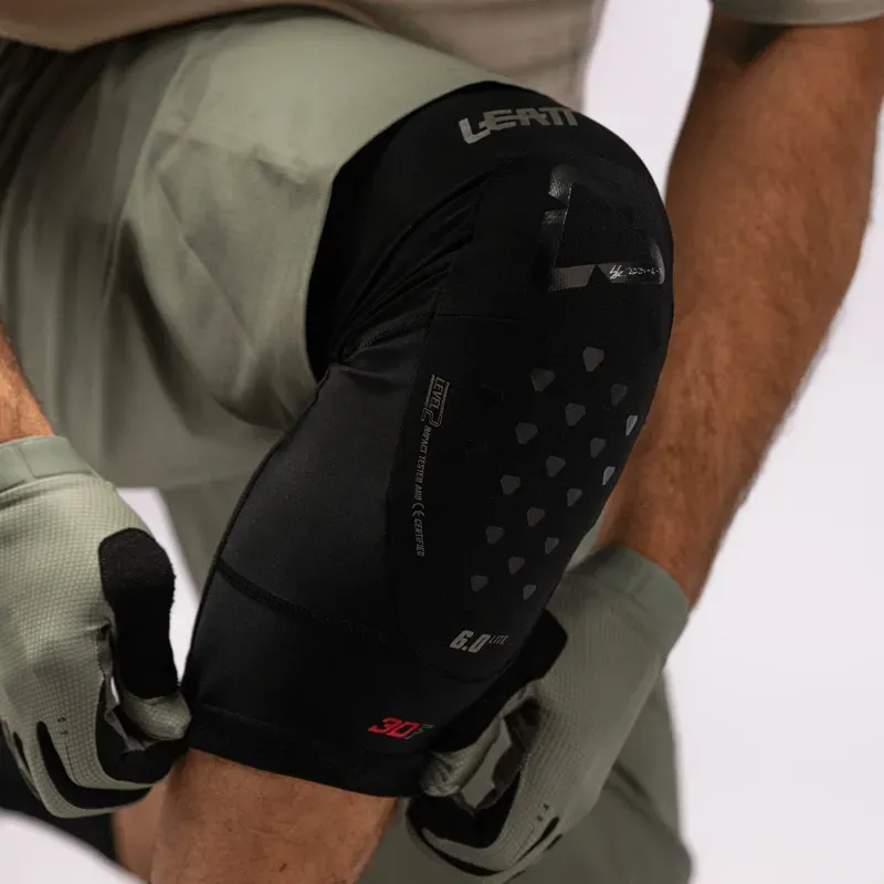 Leatt 6.0 Evo Lite Knee Guard in Black-6