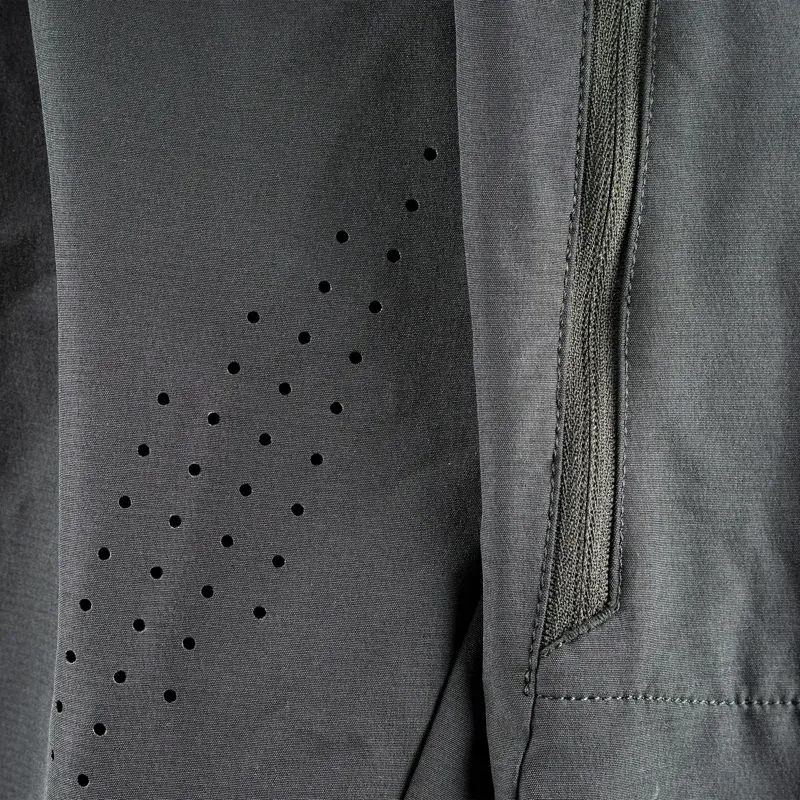 Leatt Trail 2.0 MTB Pants in Ghost Black-2