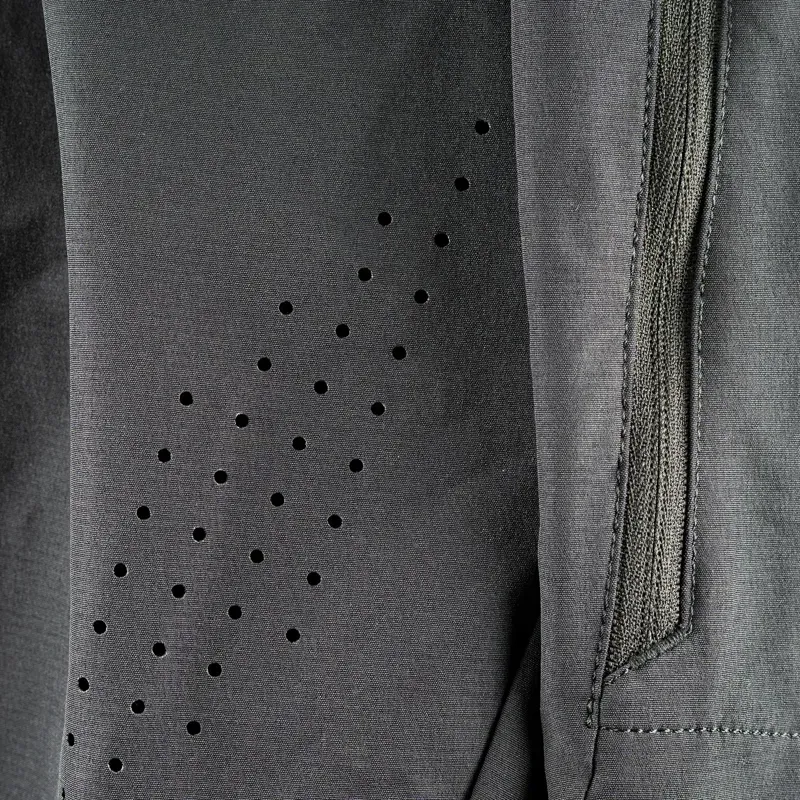 Leatt Women's Trail 2.0 MTB Pants in Ghost Black-2