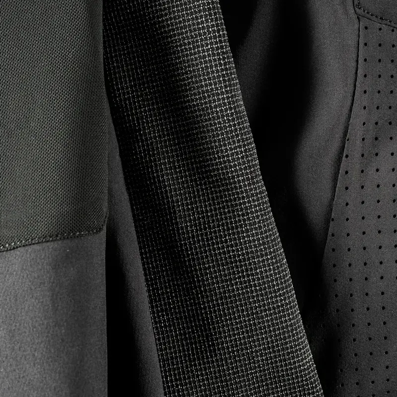 Leatt Gravity 4.0 MTB Pants in Ghost Black-2