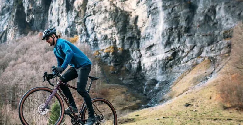 Marin Nicasio 2 Gravel Bike in Red-4