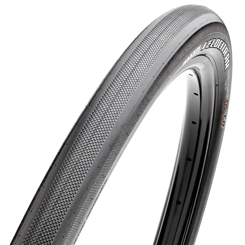 Maxxis Velocita AR 700x40c 60-tpi Folding Silkshield Tyre in Black