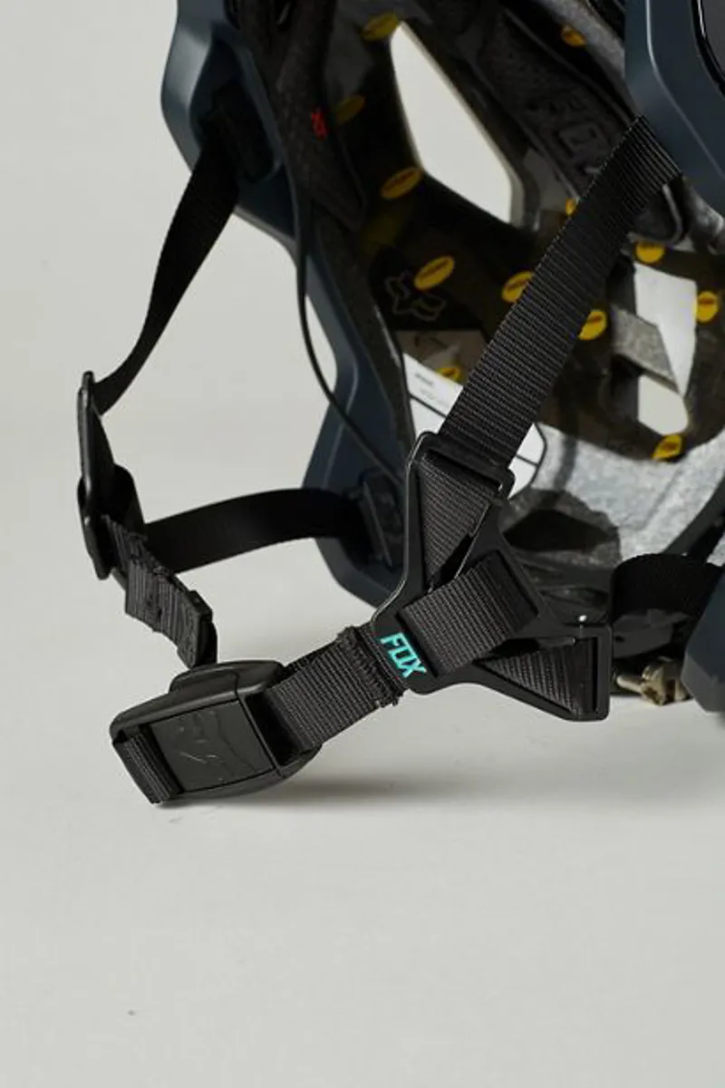 Fox Speedframe Pro MTB Helmet in Teal-6