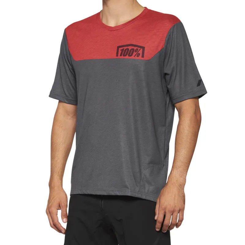 100% Airmatic Short Sleeve Jersey in Charcoal/Racer Red