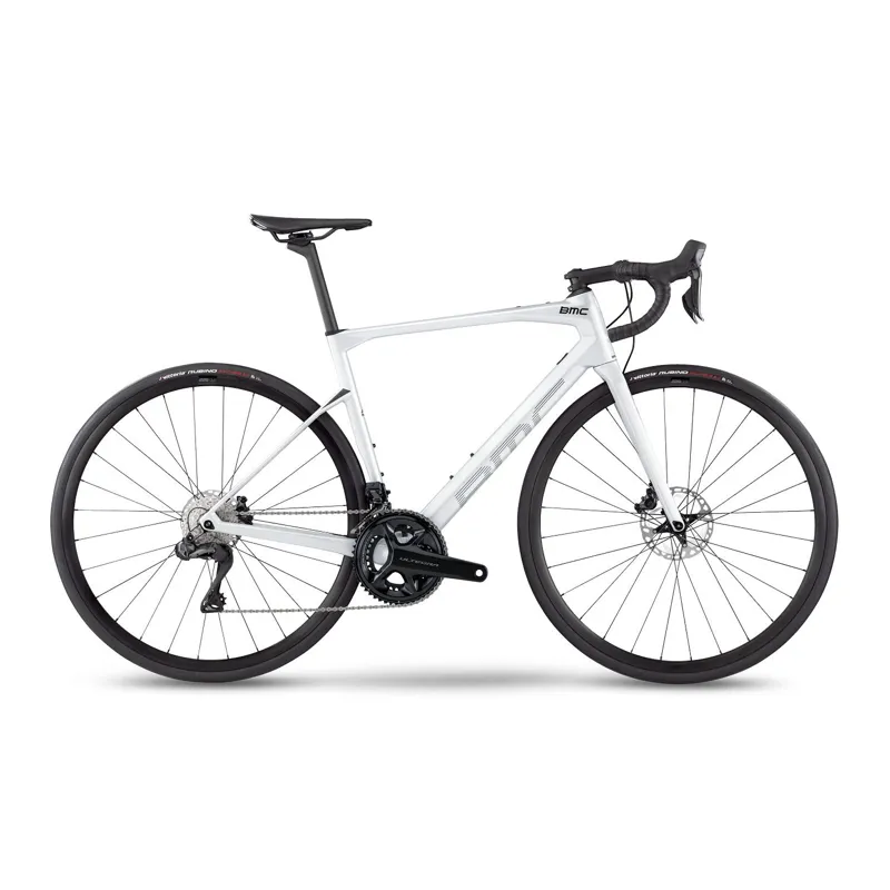 Bmc Roadmachine Three Ultegra di2 Road Bike: WHITE/BLACK/WHITE