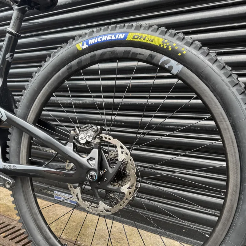 Pivot Cycles 2023 Phoenix 29 Ex-Team Bike Pro Saint / Carbon Wheels-2