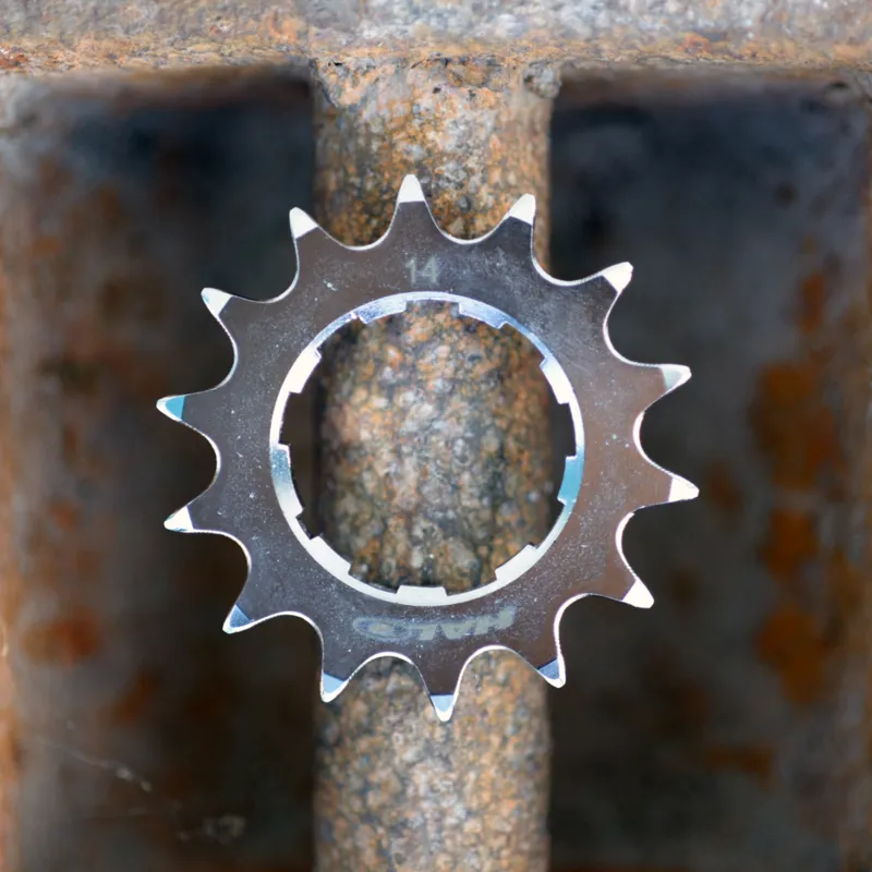 Sunrace CSR80 8-speed 12-25-tooth Cassette in Silver-3