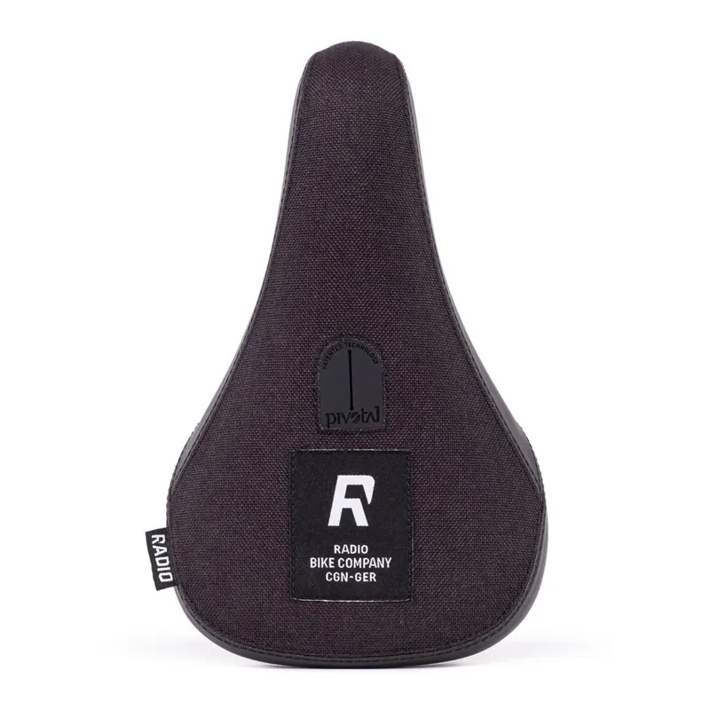 Radio Team Pivotal Seat Fat Black