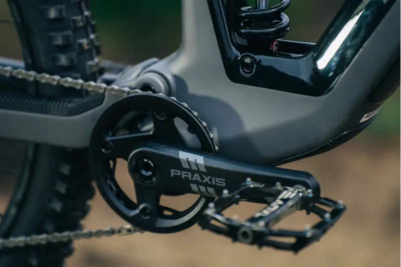 Transition Relay Carbon XX AXS Electric Mountain Bike in Oxide Grey-3