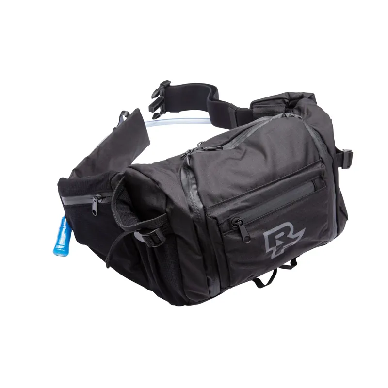 Race Face Stash 3L Hip Bag in Black