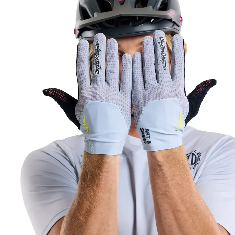 Troy Lee Designs Ace Gloves in Radioscape Mist-2