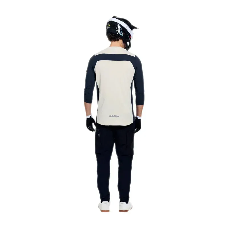 Troy Lee Designs Ruckus Jersey in Wings Pumice-12