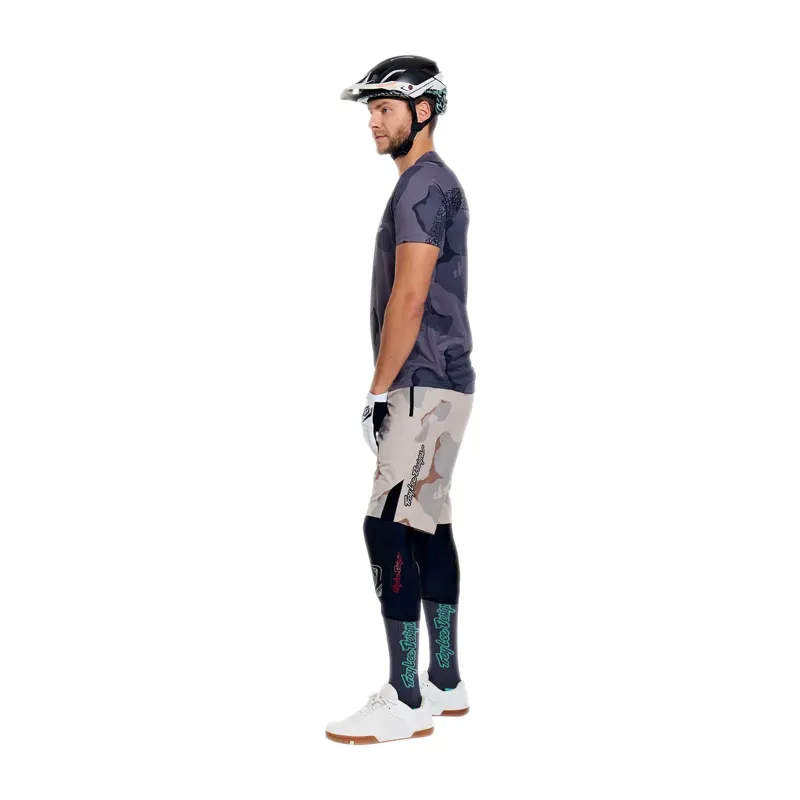 Troy Lee Designs Skyline Pro Short Sleeve Jersey in Flow Camo Carbon-10