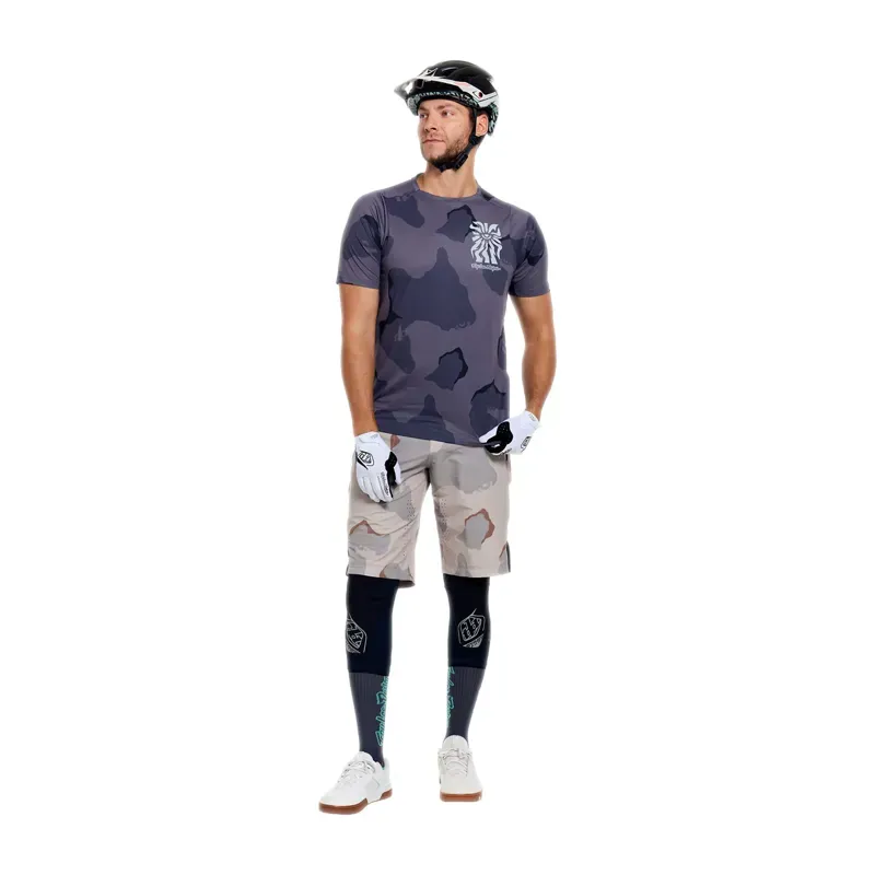 Troy Lee Designs Skyline Pro Short Sleeve Jersey in Flow Camo Carbon-8